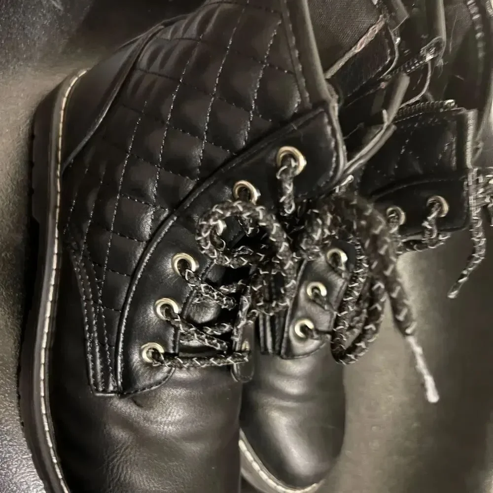 STEVE MADDEN Combat Boots  Side Zip Laces sz 2
